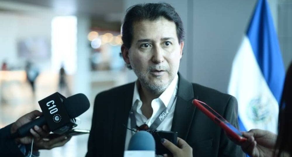 Iván Navarro lidera iniciativas para consolidar el talento y el hub aeronáutico en la región