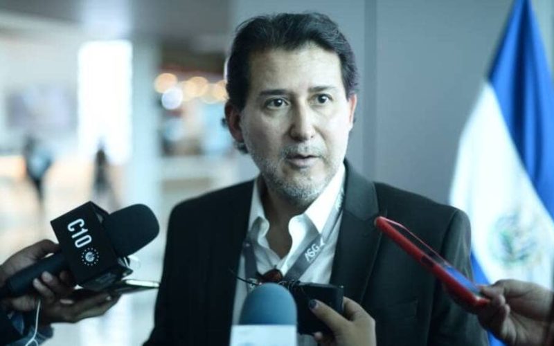 Iván Navarro lidera iniciativas para consolidar el talento y el hub aeronáutico en la región